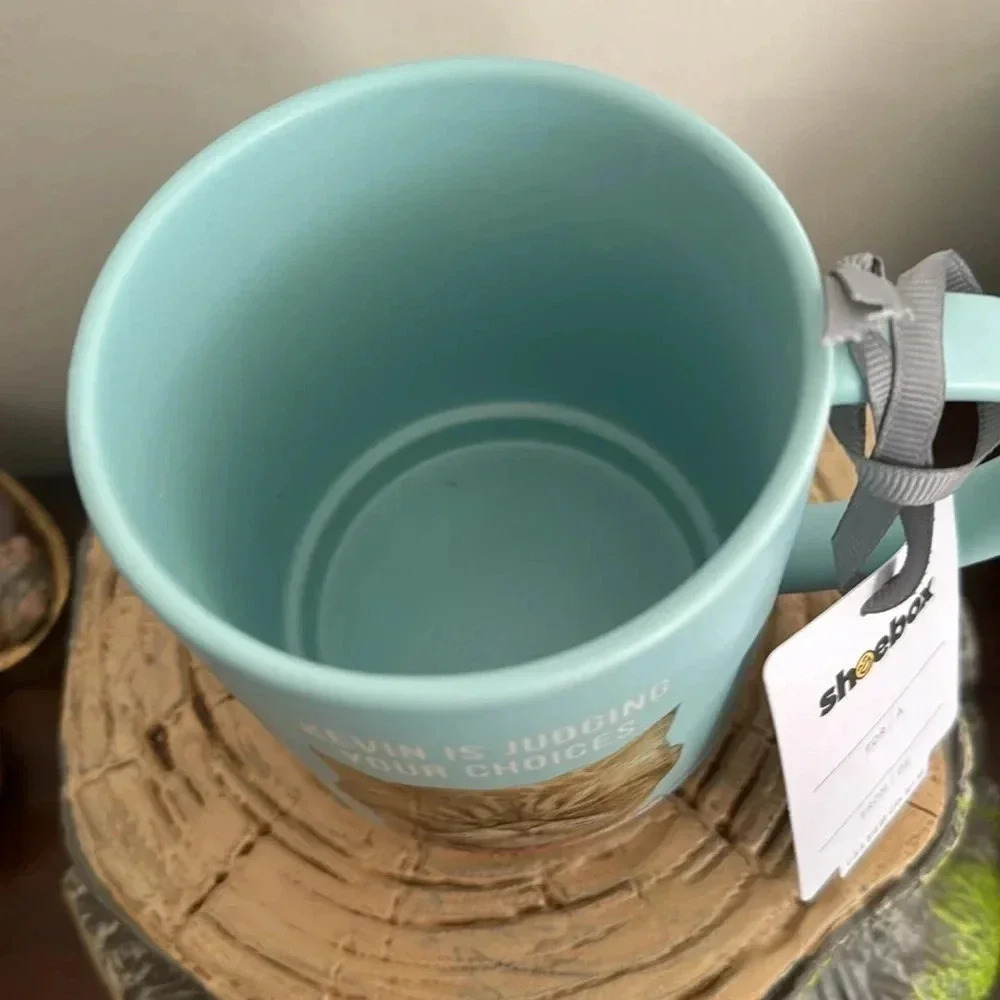 🍀 HALLMARK SHOEBOX NWT KEVIN IS JUDGING YOUR CHOICES MUG - Picture 2 of 4